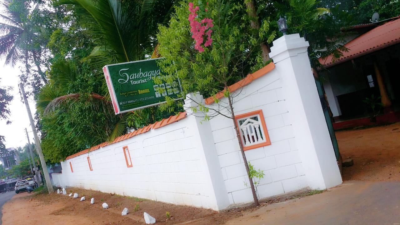 Saubagya Inn Anuradhapura Esterno foto