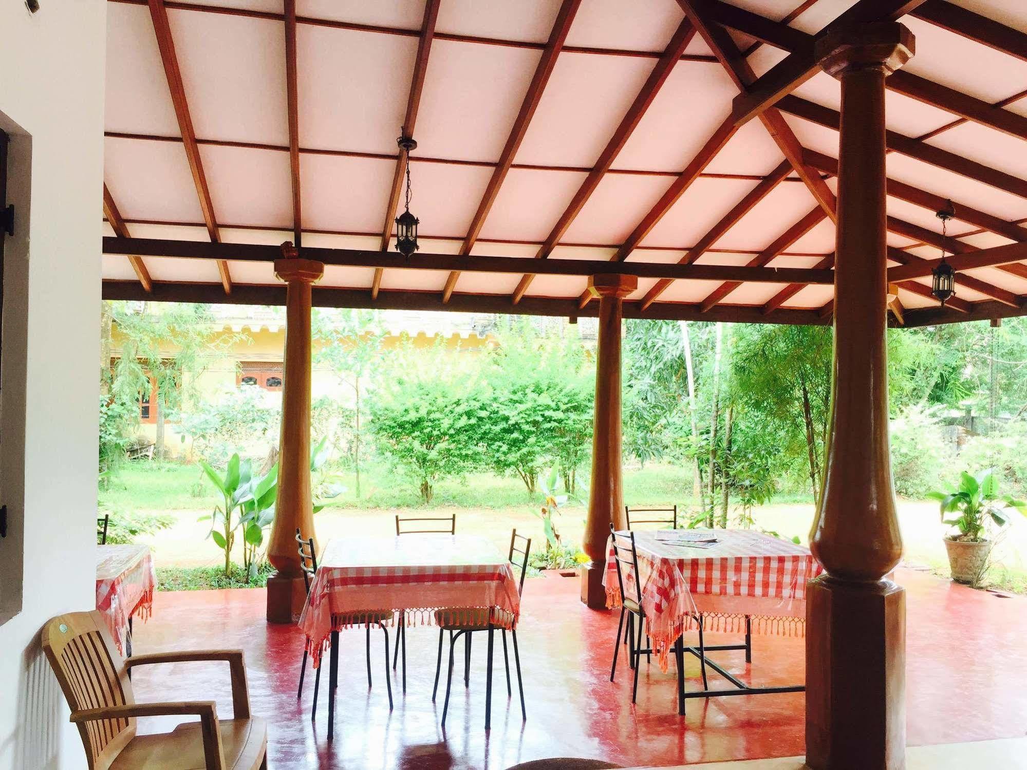 Saubagya Inn Anuradhapura Esterno foto